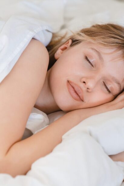 odihna care vindeca legatura profunda dintre somn echilibru hormonal si sanatatea intima a femeii 68dd2e6c43442