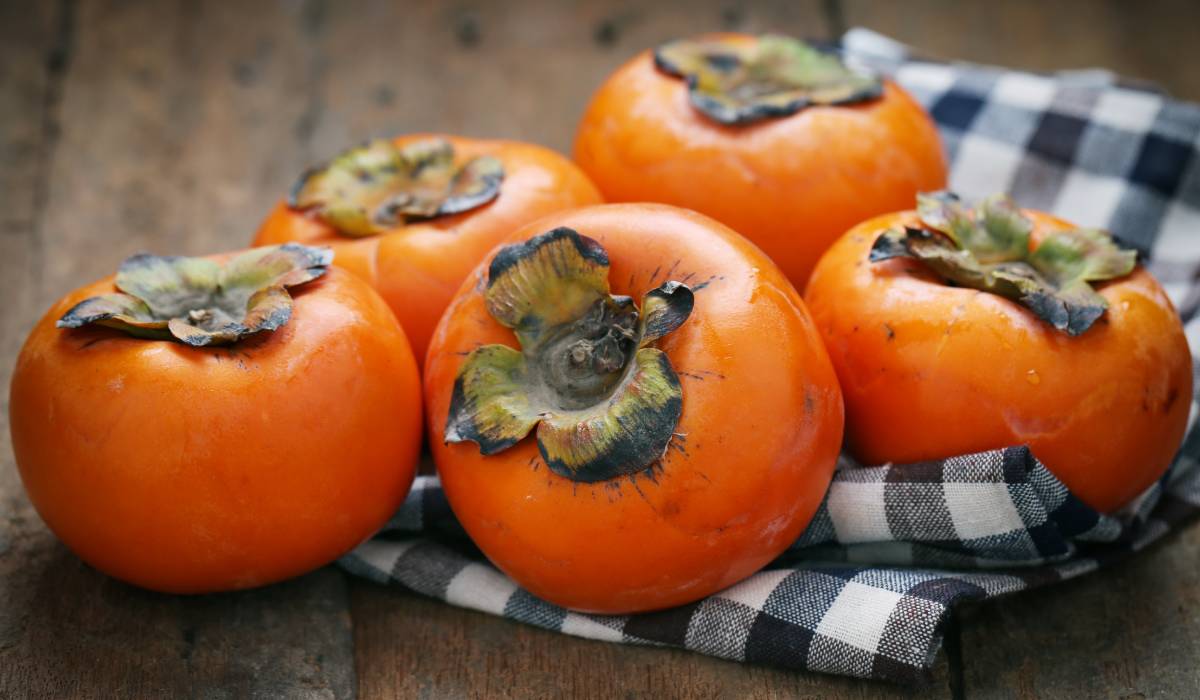 ai incercat fructul zeilor si nu ti a placut cum sa consumi corect kaki in functie de soiul pe care l cumperi 696f228f61cef