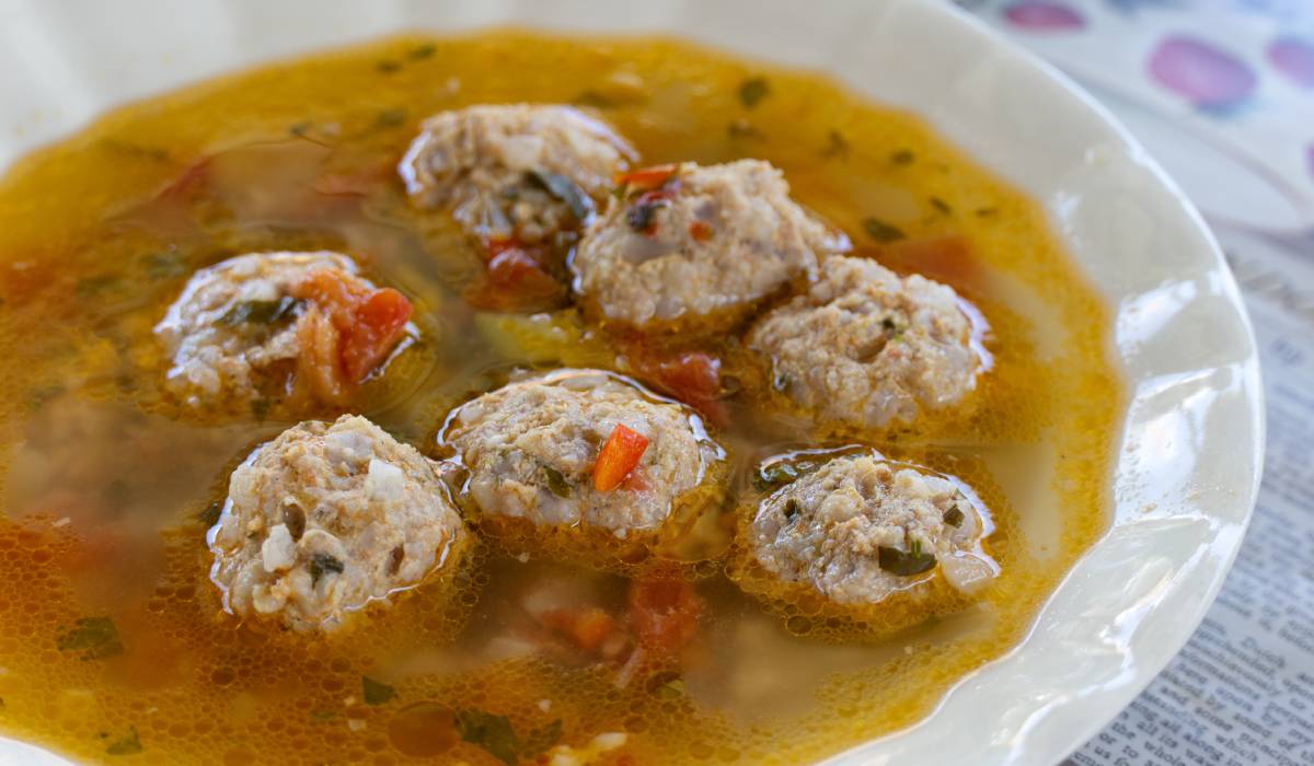 cata apa se pune la ciorba de perisoare proportia corecta pentru gust si consistenta 6960be2182ea0