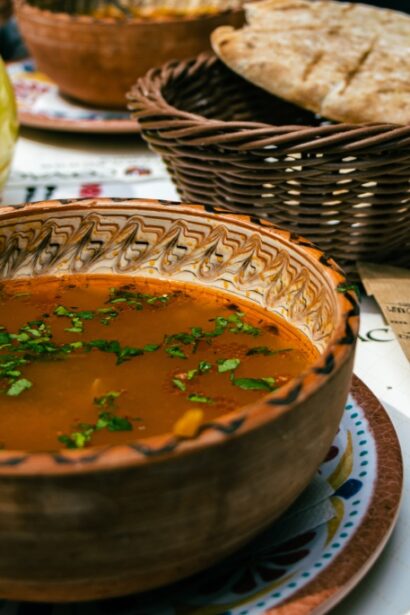 ciorba de varza murata se serveste cu afumatura si e un deliciu 69723d2288006