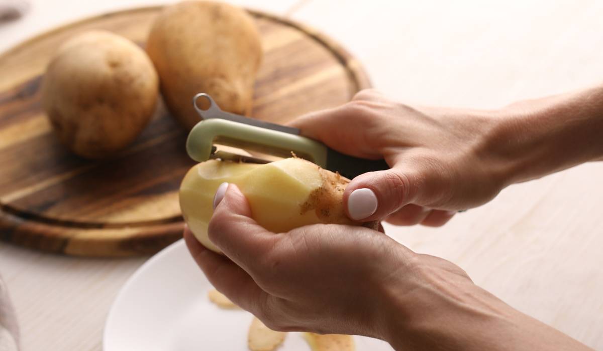 fructe si legume pe care sa nu le mai cureti de coaja avertismentul facut de un nutritionist aruncati nutrientii la gunoi 69652a2b16801