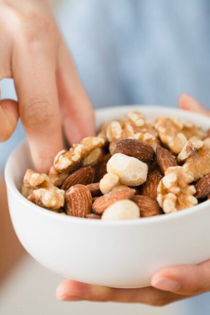 schimba gustarea nucile pot reduce pofta de dulce si fast food la tineri 6958c009284d1