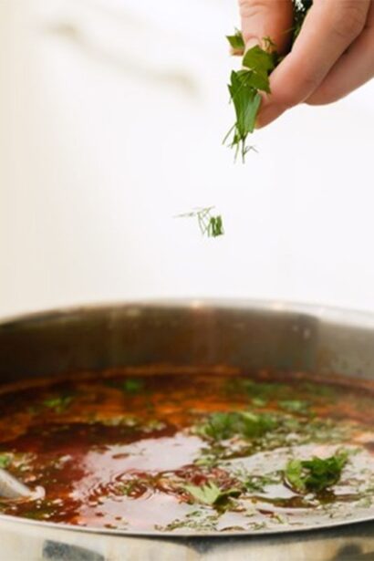 singurul condiment care nu trebuie pus in ciorba de burta sub nicio forma ii strica tot gustul 69720ac928e3e