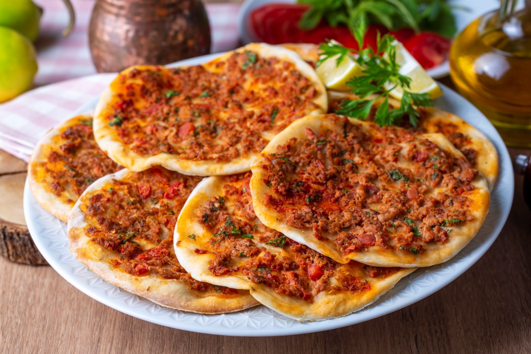 reteta de lahmacun pizza turceasca cu carne tocata 6991dff0b9b8e